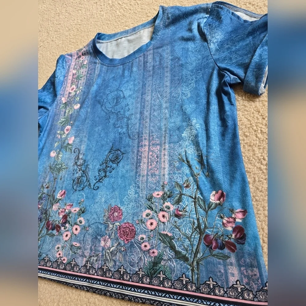 🌈Floralcore Short Sleeve Scoop Neckline Tee Top - Picture 2 of 6